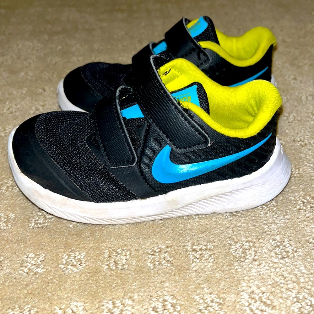Nike toddler sneakers